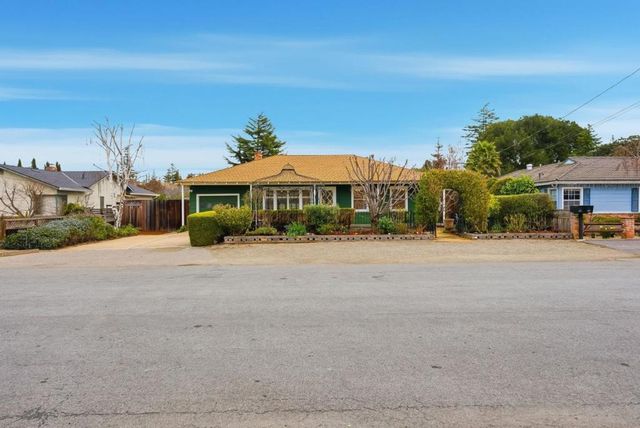 2025 Yorkshire Way, Mountain View, CA 94040