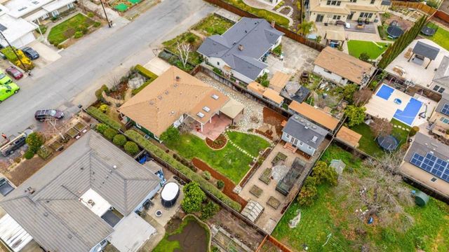 2025 Yorkshire Way, Mountain View, CA 94040