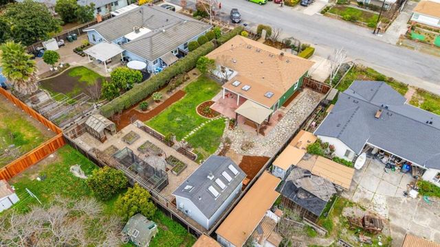 2025 Yorkshire Way, Mountain View, CA 94040