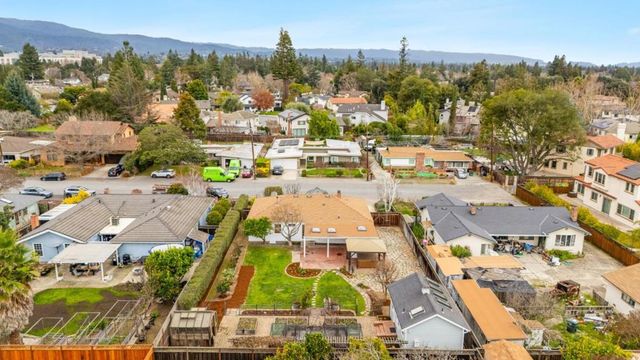 2025 Yorkshire Way, Mountain View, CA 94040