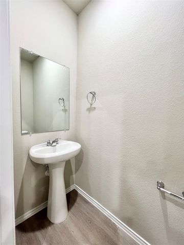 3501 E Renfro Street 123, Burleson, TX 76028