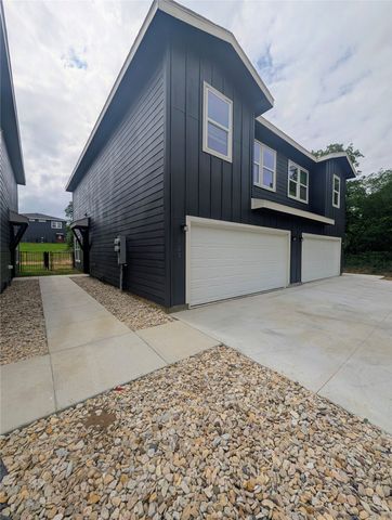 3501 E Renfro Street 123, Burleson, TX 76028