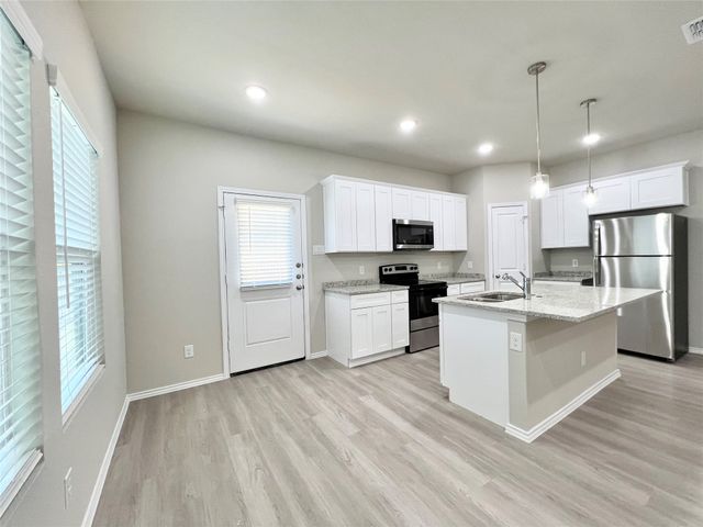 3501 E Renfro Street 123, Burleson, TX 76028