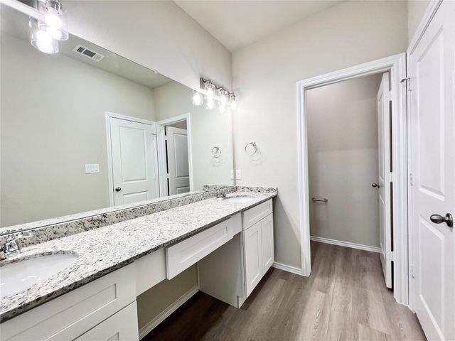 3501 E Renfro Street 123, Burleson, TX 76028