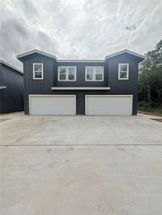 3501 E Renfro Street 123, Burleson, TX 76028