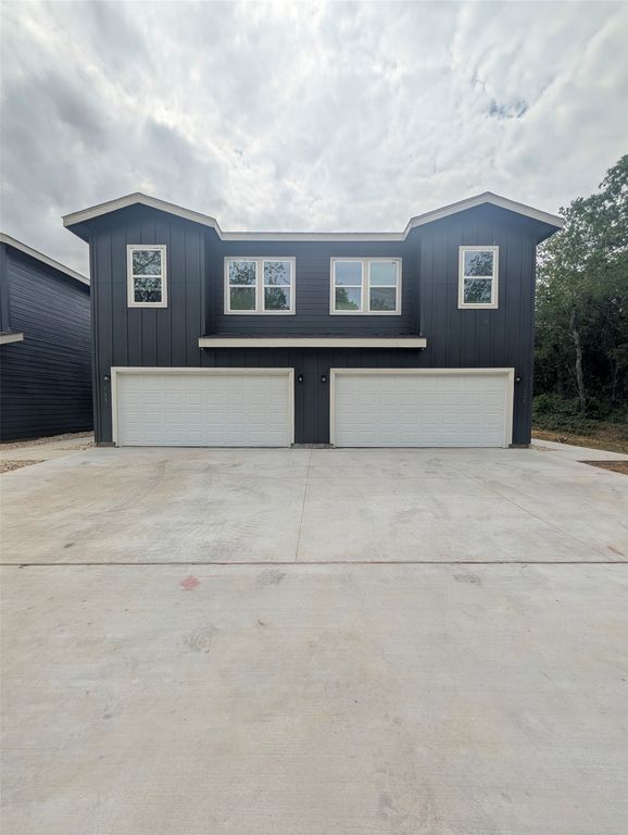 3501 E Renfro Street 123, Burleson, TX 76028