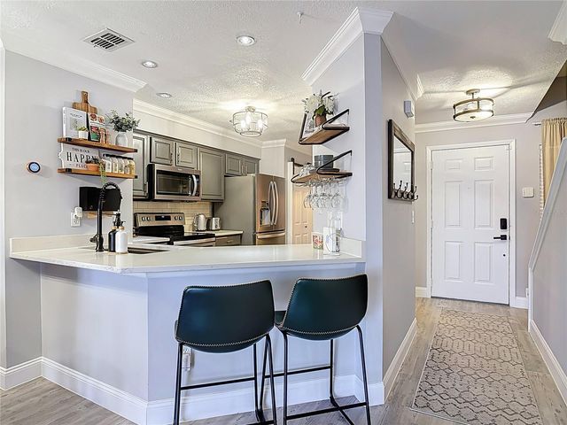 4835 WALDEN CIR 10, Orlando, FL 32811