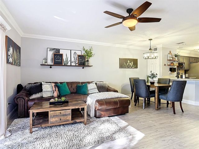 4835 WALDEN CIR 10, Orlando, FL 32811