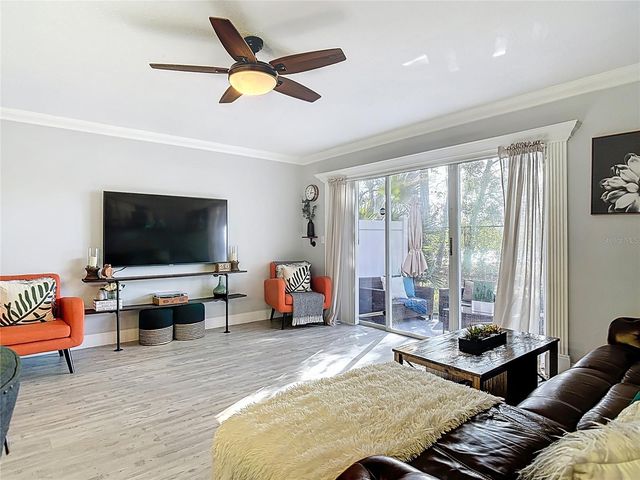 4835 WALDEN CIR 10, Orlando, FL 32811