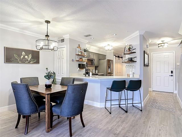 4835 WALDEN CIR 10, Orlando, FL 32811