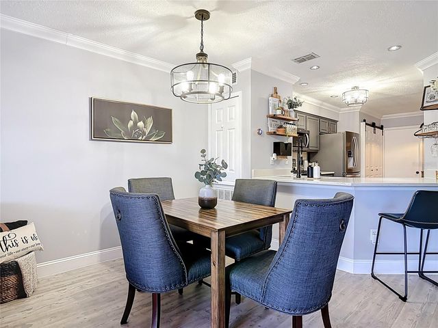 4835 WALDEN CIR 10, Orlando, FL 32811