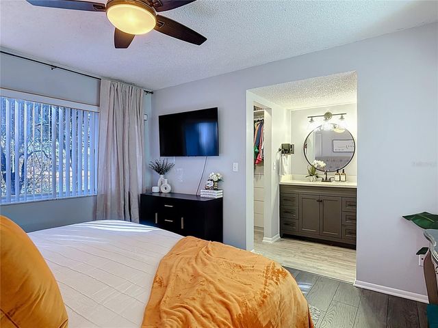 4835 WALDEN CIR 10, Orlando, FL 32811