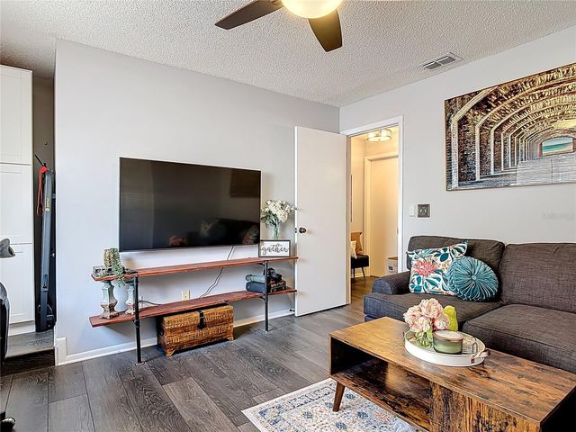 4835 WALDEN CIR 10, Orlando, FL 32811