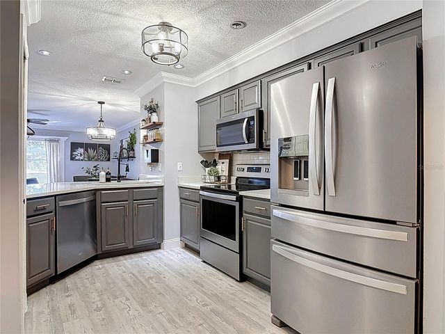 4835 WALDEN CIR 10, Orlando, FL 32811