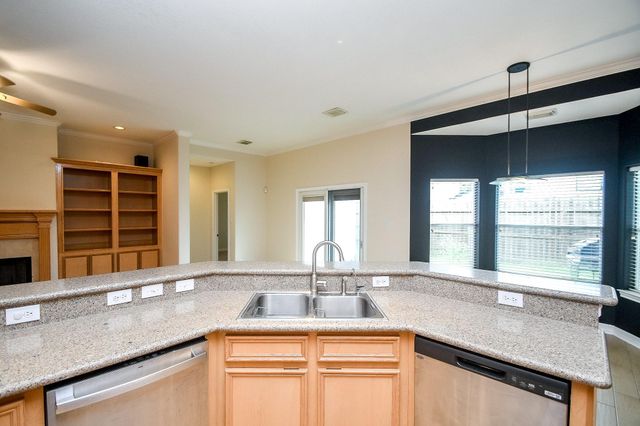 8022 Duffield Lane, Houston, TX 77071