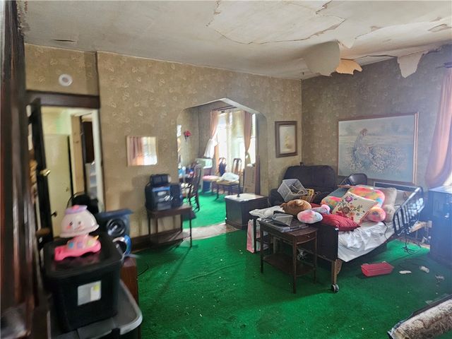 802 Harrison Ave, Jeannette, PA 15644