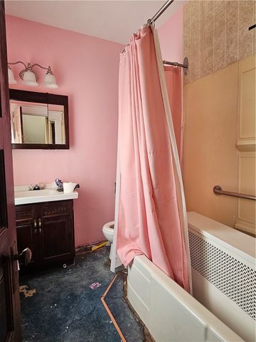 802 Harrison Ave, Jeannette, PA 15644