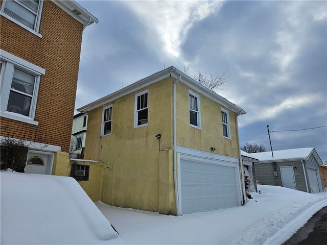 802 Harrison Ave, Jeannette, PA 15644