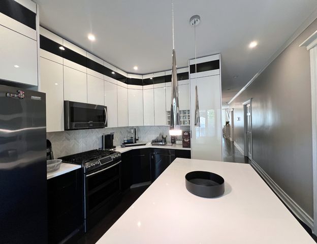 3839 N Hamlin Avenue 1, Chicago, IL 60618