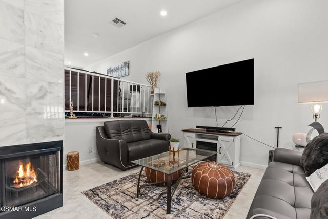 27656 Ironstone Drive 5, Canyon Country, CA 91387