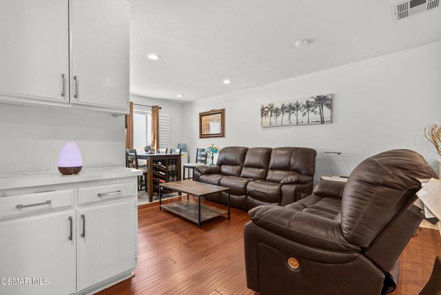 27656 Ironstone Drive 5, Canyon Country, CA 91387