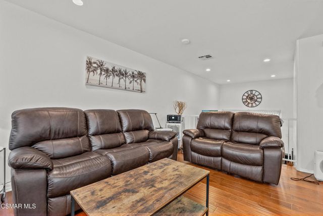 27656 Ironstone Drive 5, Canyon Country, CA 91387