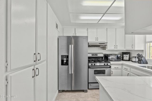 27656 Ironstone Drive 5, Canyon Country, CA 91387