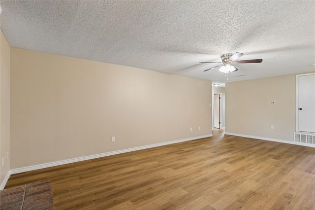 5905 Dan DR, Killeen, TX 76543