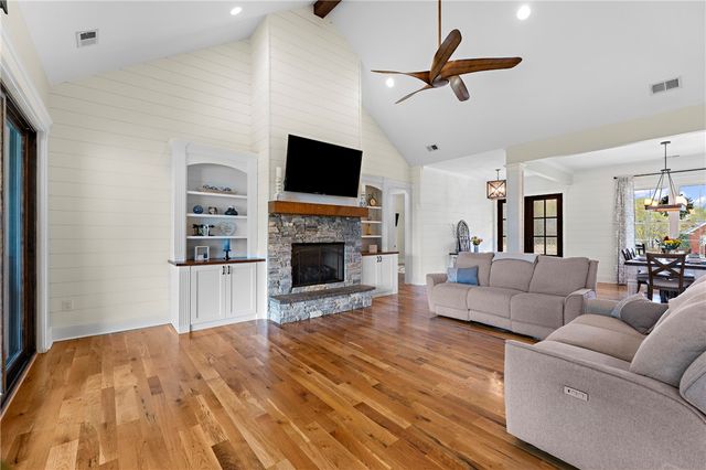 209 Waterfront Drive, Williamston, SC 29697
