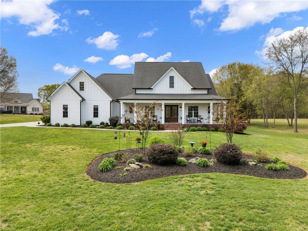 209 Waterfront Drive, Williamston, SC 29697