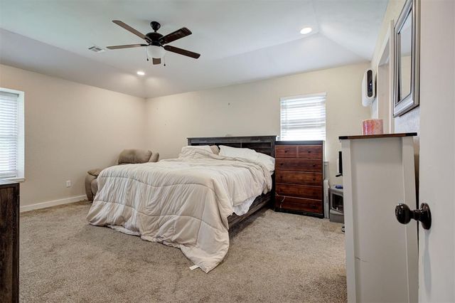 19800 Aaron Drive, Harrah, OK 73045
