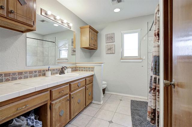 19800 Aaron Drive, Harrah, OK 73045