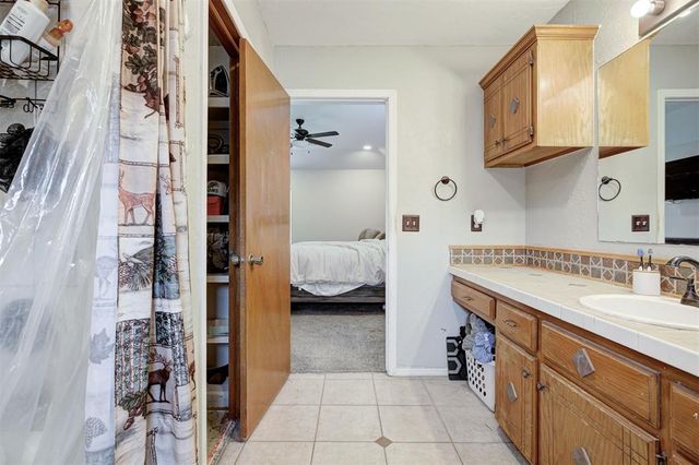 19800 Aaron Drive, Harrah, OK 73045