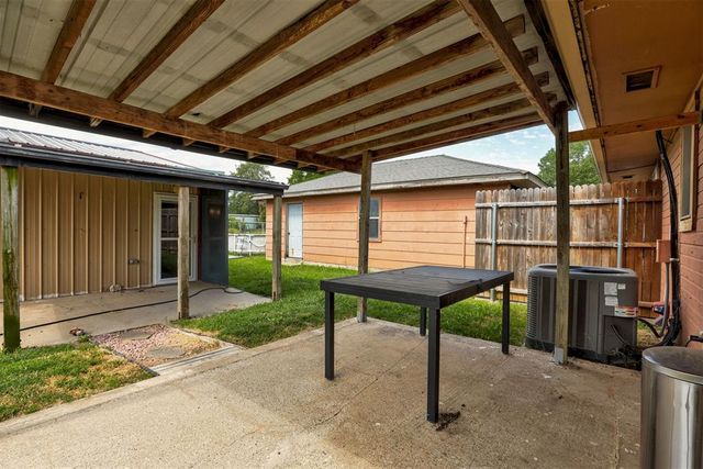 19800 Aaron Drive, Harrah, OK 73045