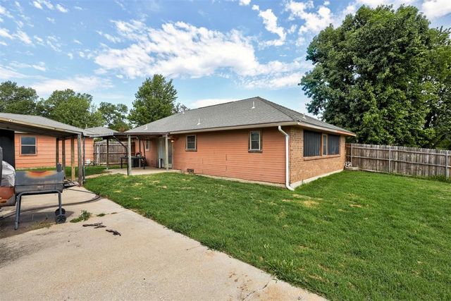 19800 Aaron Drive, Harrah, OK 73045