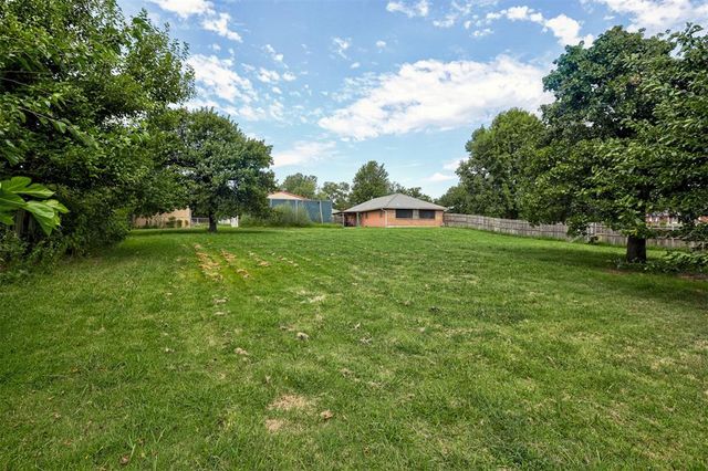 19800 Aaron Drive, Harrah, OK 73045