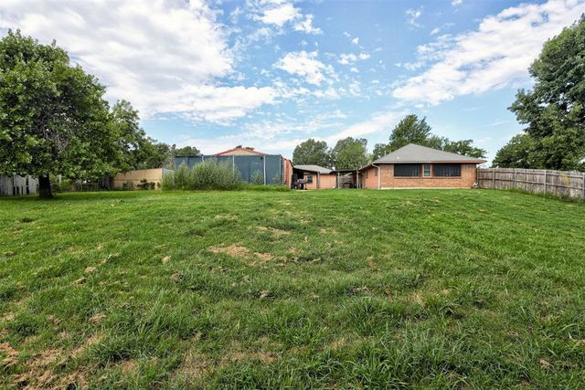 19800 Aaron Drive, Harrah, OK 73045