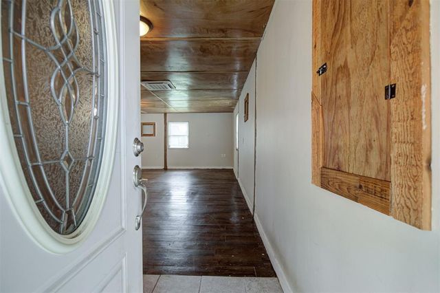 19800 Aaron Drive, Harrah, OK 73045