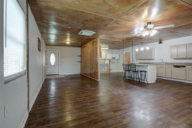 19800 Aaron Drive, Harrah, OK 73045