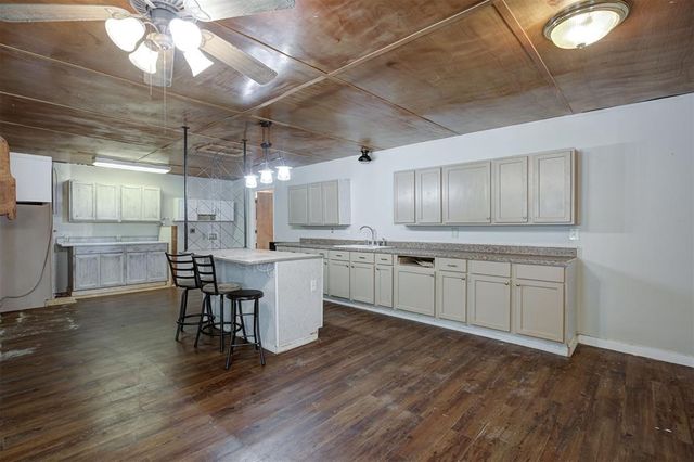 19800 Aaron Drive, Harrah, OK 73045