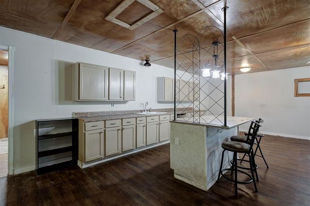 19800 Aaron Drive, Harrah, OK 73045