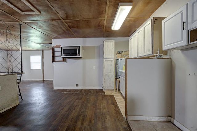 19800 Aaron Drive, Harrah, OK 73045