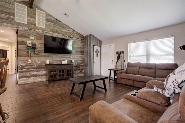 19800 Aaron Drive, Harrah, OK 73045