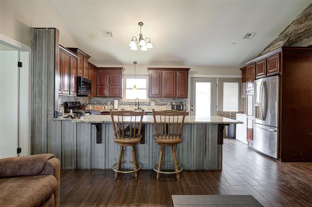 19800 Aaron Drive, Harrah, OK 73045