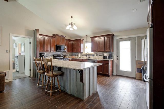 19800 Aaron Drive, Harrah, OK 73045