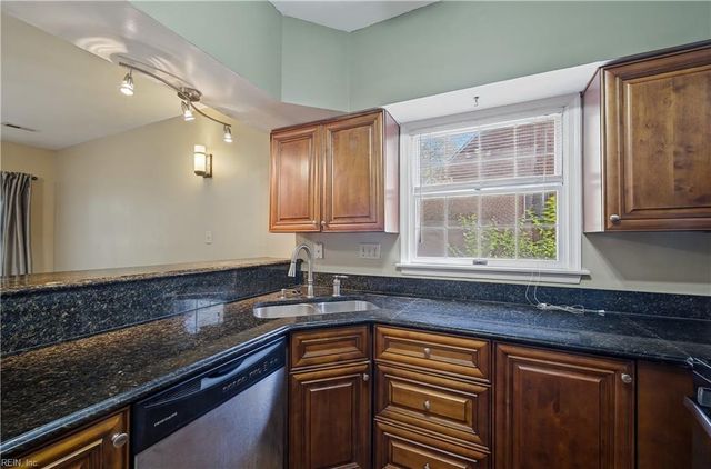 608 Guy LN, Newport News, VA 23602