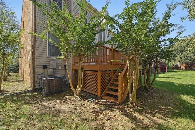 608 Guy LN, Newport News, VA 23602