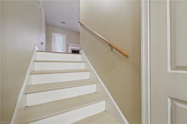 608 Guy LN, Newport News, VA 23602