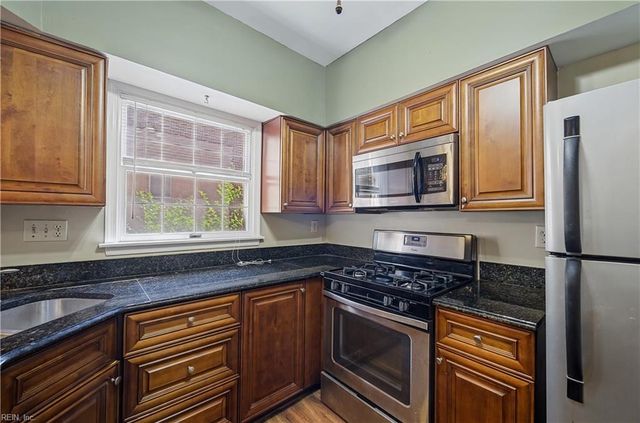 608 Guy LN, Newport News, VA 23602