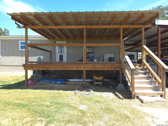 700 AVERY CIR, Poteet, TX 78065